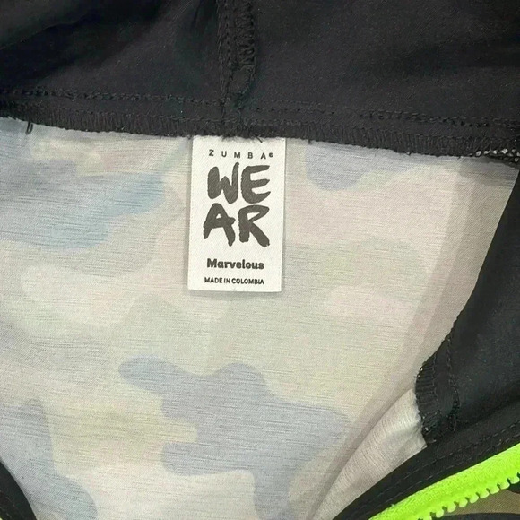 Zumba WEAR 1/4 Zip Pull Over Color Block Hoodie  Windbreaker - Picture 5 of 11